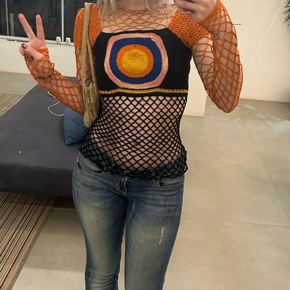 Super cute hand crochet top, perfect for the summer - Picture 3 of 3